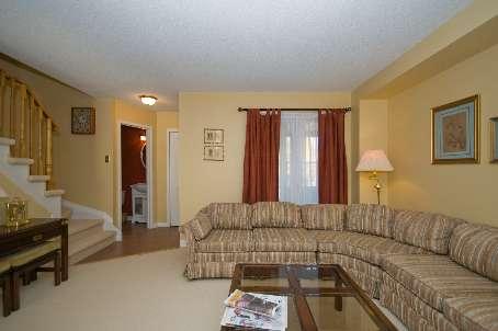 10 Marlow Cres, House attached with 3 bedrooms, 3 bathrooms and 2 parking in Markham ON | Image 4