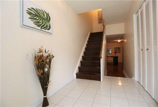 8 - 653 Village Pkwy, Townhouse with 3 bedrooms, 3 bathrooms and 1 parking in Markham ON | Image 4