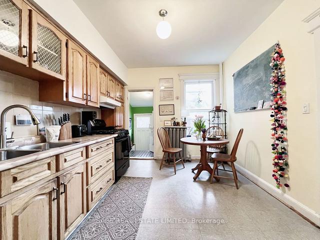 35 Muir Ave, House detached with 3 bedrooms, 2 bathrooms and 1 parking in Toronto ON | Image 7