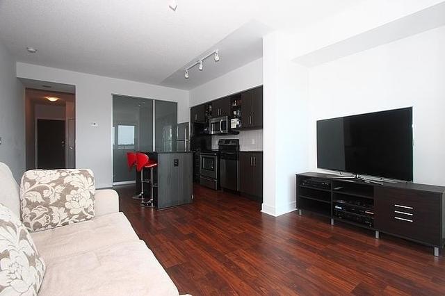 lph23 - 35 Brian Peck Cres, Condo with 2 bedrooms, 2 bathrooms and 1 parking in Toronto ON | Image 14