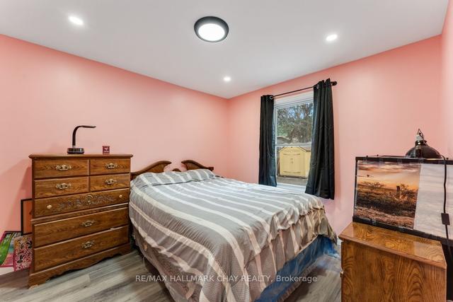 43 Fox St, House detached with 2 bedrooms, 1 bathrooms and 4 parking in Penetanguishene ON | Image 3