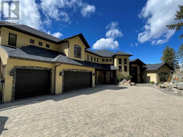 5500 Rockface Road, House detached with 4 bedrooms, 3 bathrooms and 8 parking in Central Okanagan BC | Image 1