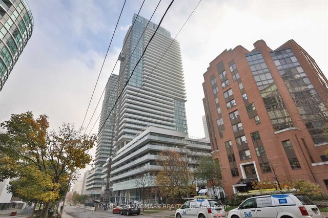 1105 - 161 Roehampton Ave, Condo with 1 bedrooms, 1 bathrooms and 0 parking in Toronto ON | Image 1