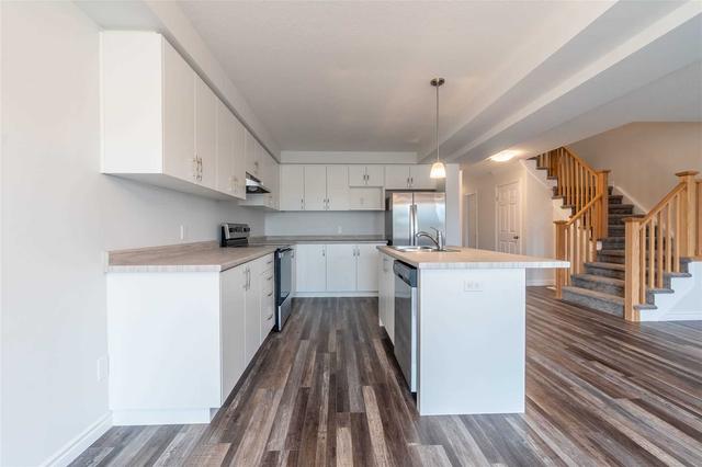 2974 Turner Cres, House attached with 4 bedrooms, 3 bathrooms and 2 parking in London ON | Image 4