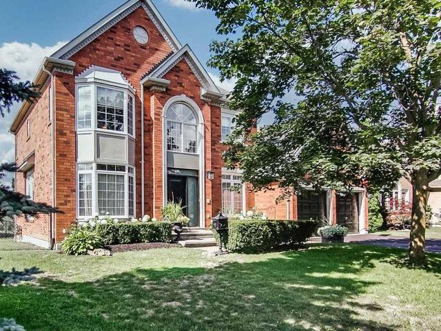 698 Kingsmere Ave, House detached with 4 bedrooms, 3 bathrooms and 6 parking in Newmarket ON | Image 23