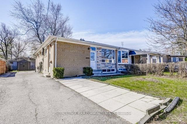 307 Axminster Dr, House semidetached with 3 bedrooms, 2 bathrooms and 6 parking in Richmond Hill ON | Image 12