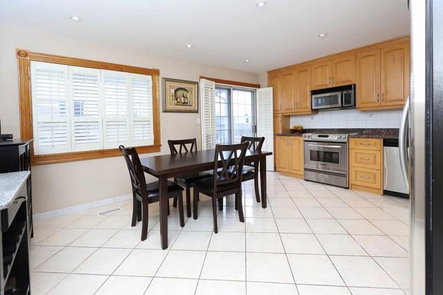 284 Oakwood Ave, House semidetached with 3 bedrooms, 2 bathrooms and 4 parking in Toronto ON | Image 36