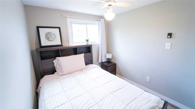 106 Mowat Cres, House semidetached with 2 bedrooms, 3 bathrooms and 2 parking in Barrie ON | Image 7