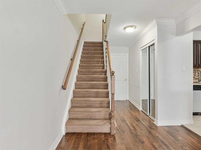 40 Collins Cres, Townhouse with 3 bedrooms, 3 bathrooms and 2 parking in Brampton ON | Image 14