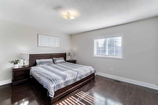 153 Checkerberry Cres, House attached with 3 bedrooms, 3 bathrooms and 3 parking in Brampton ON | Image 11