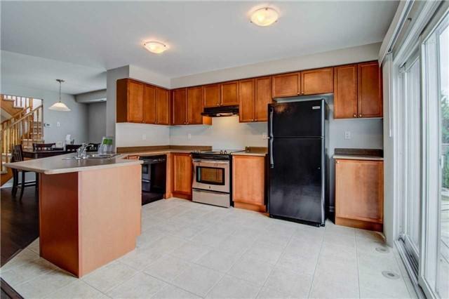 809 Johnson Hts, House attached with 3 bedrooms, 3 bathrooms and 1 parking in Milton ON | Image 8