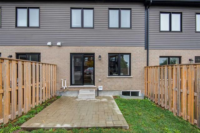 69 Hawkins Dr, Townhouse with 3 bedrooms, 3 bathrooms and 2 parking in Guelph ON | Image 15