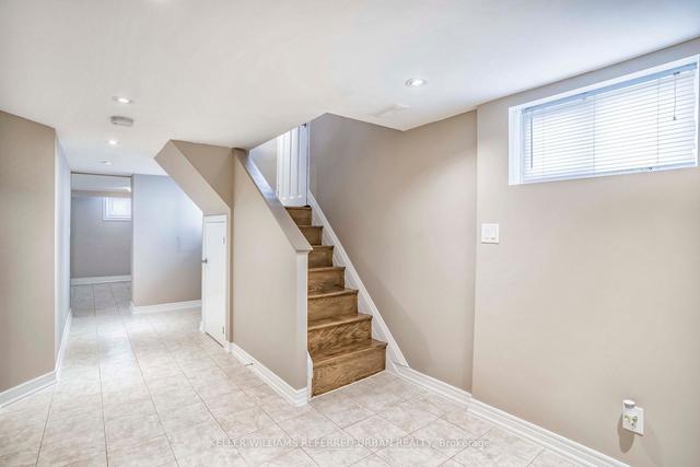 261 John St, House detached with 2 bedrooms, 2 bathrooms and 3 parking in Toronto ON | Image 7
