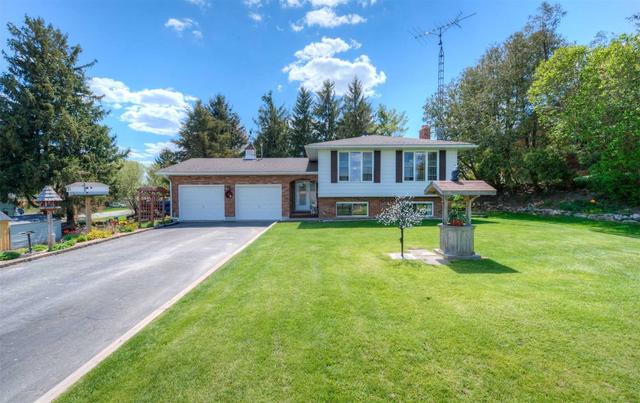 8004 Concession 8, House detached with 3 bedrooms, 1 bathrooms and 8 parking in Mapleton ON | Image 1