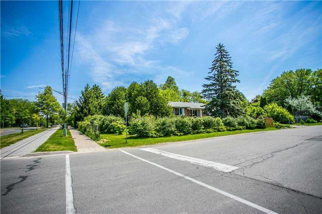 295 Sandwell Dr, House detached with 3 bedrooms, 2 bathrooms and 6 parking in Oakville ON | Image 2