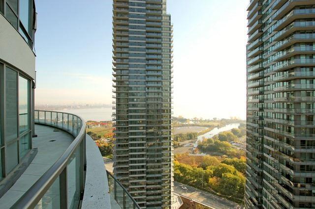 2401 - 15 Legion Rd, Condo with 3 bedrooms, 2 bathrooms and 1 parking in Toronto ON | Image 15