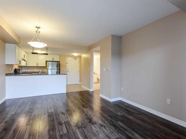 403 - 45 Kingsbury Sq, Condo with 2 bedrooms, 1 bathrooms and 1 parking in Guelph ON | Image 7