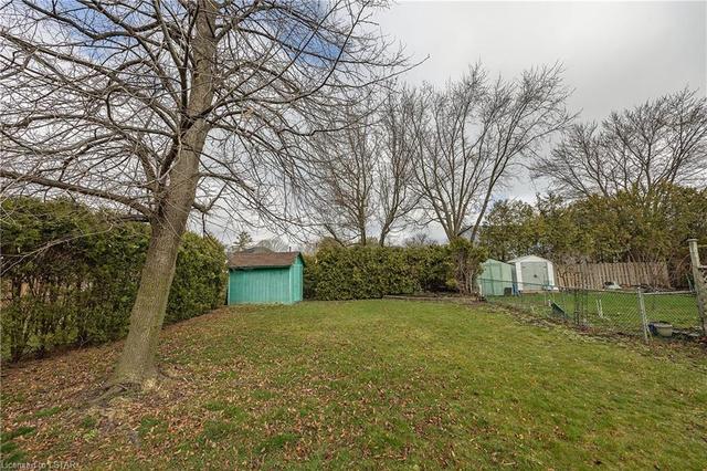 17 Harrow Court, House detached with 3 bedrooms, 2 bathrooms and 6 parking in London ON | Image 32
