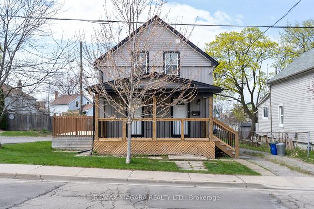 1 Bessey St S, St. Catharines, ON, L2T1L1 | Card Image