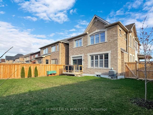 2 Blenheim Circ, House detached with 4 bedrooms, 3 bathrooms and 4 parking in Whitby ON | Image 31