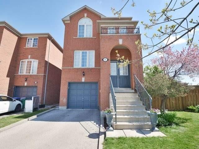 42 Domenico Cres, House detached with 3 bedrooms, 4 bathrooms and 3 parking in Brampton ON | Image 1