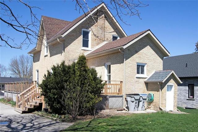 146 Main Street N, House detached with 3 bedrooms, 1 bathrooms and 5 parking in Huron East ON | Image 32