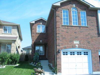 5383 Hollypoint Ave, House semidetached with 3 bedrooms, 3 bathrooms and 2 parking in Mississauga ON | Image 1