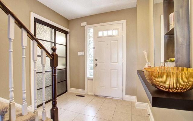 110 Ducatel Cres, House attached with 3 bedrooms, 2 bathrooms and 2 parking in Ajax ON | Image 2
