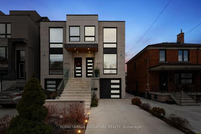492 Mcroberts Ave, House semidetached with 3 bedrooms, 4 bathrooms and 3 parking in Toronto ON | Image 1