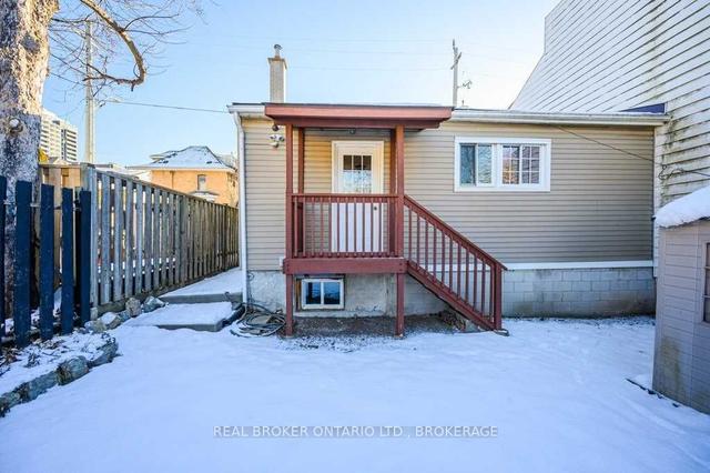 68 Ray St S, House detached with 2 bedrooms, 1 bathrooms and 1 parking in Hamilton ON | Image 29
