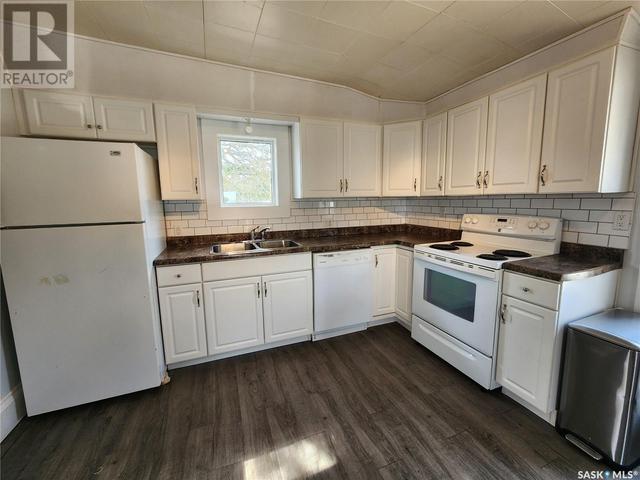 328 6th Avenue, House detached with 3 bedrooms, 2 bathrooms and null parking in Broadview SK | Image 8