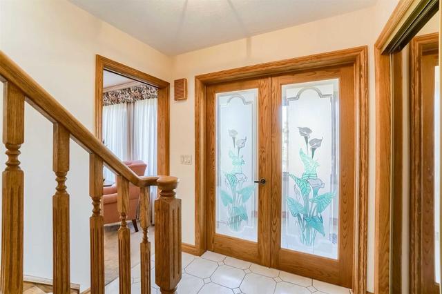 26 Foxwood Cres, House detached with 4 bedrooms, 4 bathrooms and 7 parking in Guelph ON | Image 23