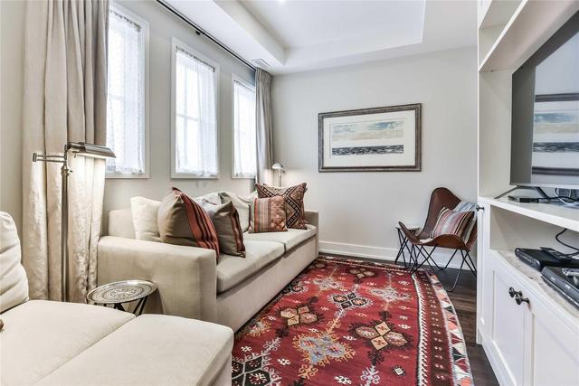 Th1 - 379 Madison Ave, Townhouse with 3 bedrooms, 3 bathrooms and 1 parking in Toronto ON | Image 6
