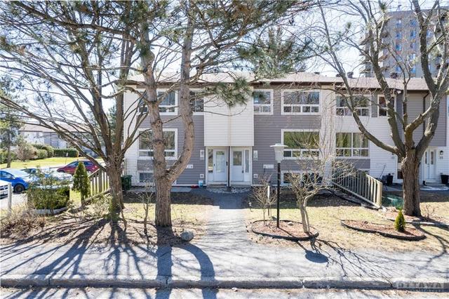 15 Banner Road, Townhouse with 3 bedrooms, 2 bathrooms and 1 parking in Ottawa ON | Image 29