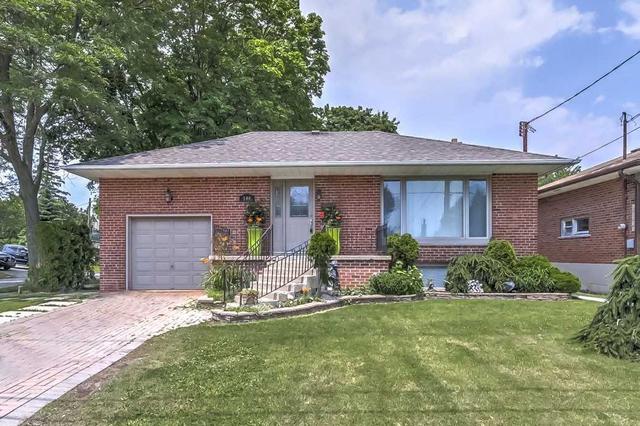140 Hillmount Ave, House detached with 3 bedrooms, 1 bathrooms and 3 parking in Toronto ON | Image 4