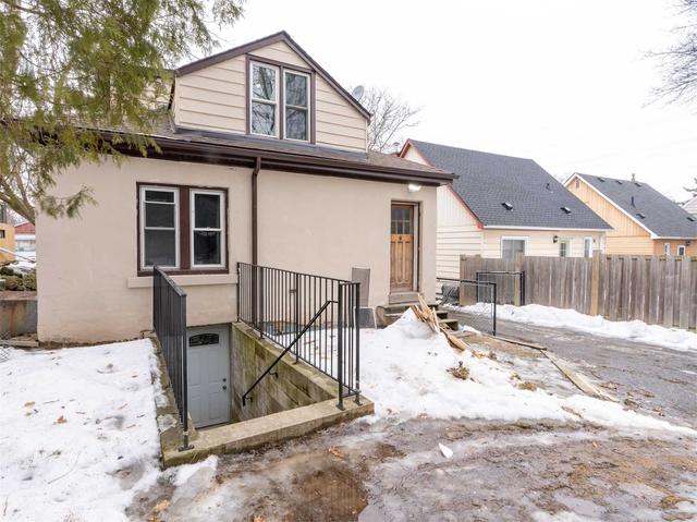213 Bowman St, House detached with 4 bedrooms, 2 bathrooms and 4 parking in Hamilton ON | Image 26