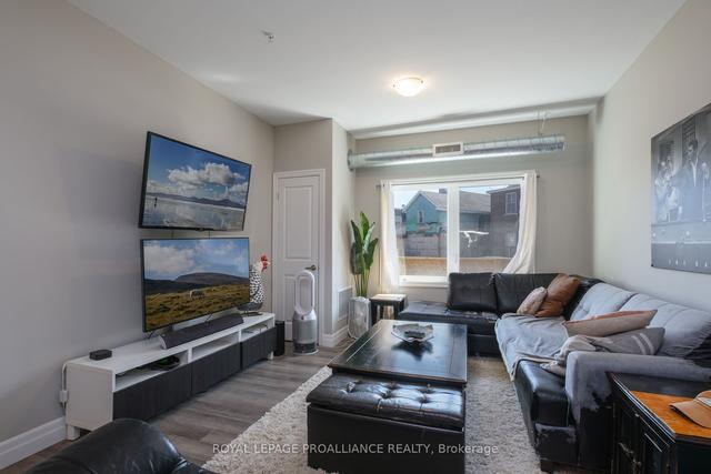105 - 501 Frontenac St, Condo with 3 bedrooms, 1 bathrooms and 0 parking in Kingston ON | Image 4