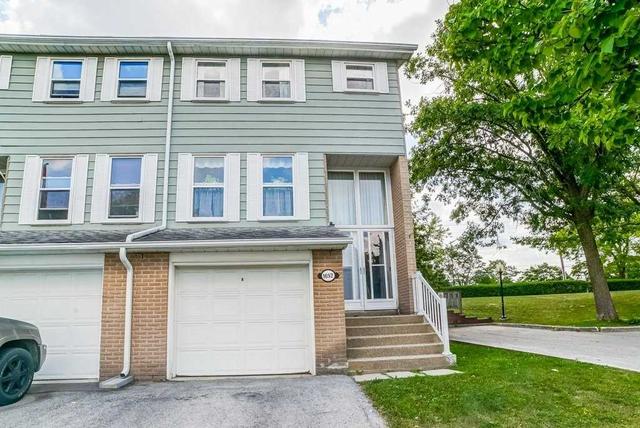 1692 John St, Townhouse with 4 bedrooms, 1 bathrooms and 2 parking in Markham ON | Image 1