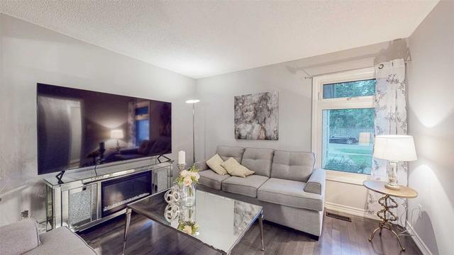 26 Large Cres, House detached with 3 bedrooms, 3 bathrooms and 3 parking in Ajax ON | Image 32