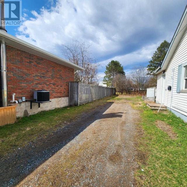 385 Whitney Ave, House detached with 2 bedrooms, 1 bathrooms and null parking in Sault Ste. Marie ON | Image 26