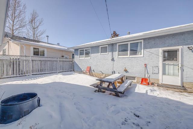 359 Penworth Way Se, House detached with 4 bedrooms, 2 bathrooms and 2 parking in Calgary AB | Image 33