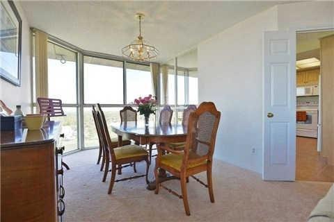 1606 - 880 Dundas St W, Condo with 2 bedrooms, 2 bathrooms and 2 parking in Mississauga ON | Image 5