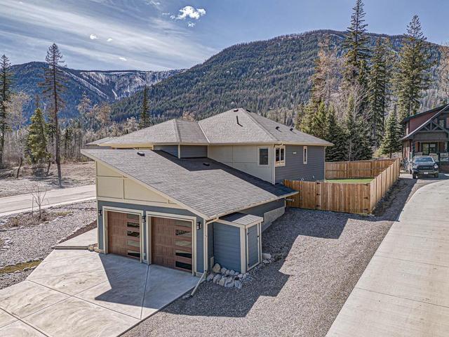 2264 Black Hawk Drive, House detached with 3 bedrooms, 3 bathrooms and null parking in Sparwood BC | Image 65