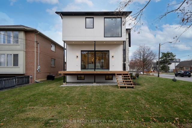 102 Stayner Ave, House detached with 4 bedrooms, 5 bathrooms and 4 parking in Toronto ON | Image 31