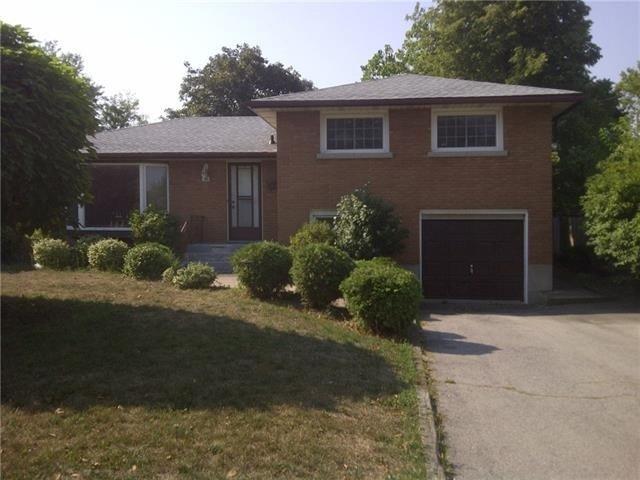 86 Glendale Ave, House detached with 5 bedrooms, 3 bathrooms and 2 parking in St. Catharines ON | Image 2