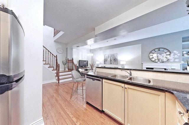th 6 - 1 Rean Dr, Townhouse with 2 bedrooms, 3 bathrooms and 2 parking in Toronto ON | Image 9