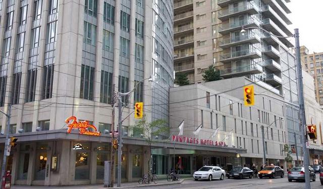 3810 - 210 Victoria St, Condo with 0 bedrooms, 1 bathrooms and 0 parking in Toronto ON | Image 1