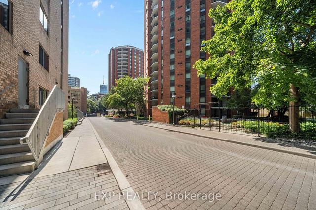 1905 - 77 Maitland Pl, Condo with 2 bedrooms, 2 bathrooms and 1 parking in Toronto ON | Image 12