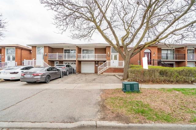 13 Major Oaks Dr, House semidetached with 3 bedrooms, 2 bathrooms and 4 parking in Brampton ON | Image 1