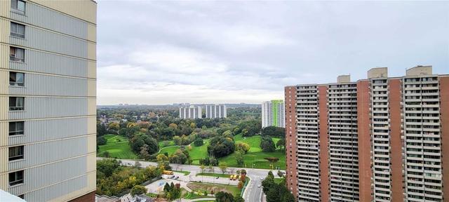 2514 - 5 Massey Sq, Condo with 3 bedrooms, 2 bathrooms and 1 parking in Toronto ON | Image 10